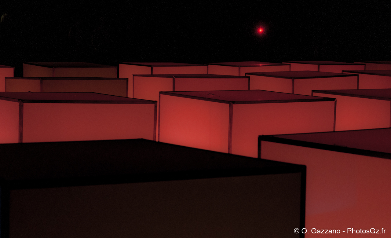 Cubes rouges et flash