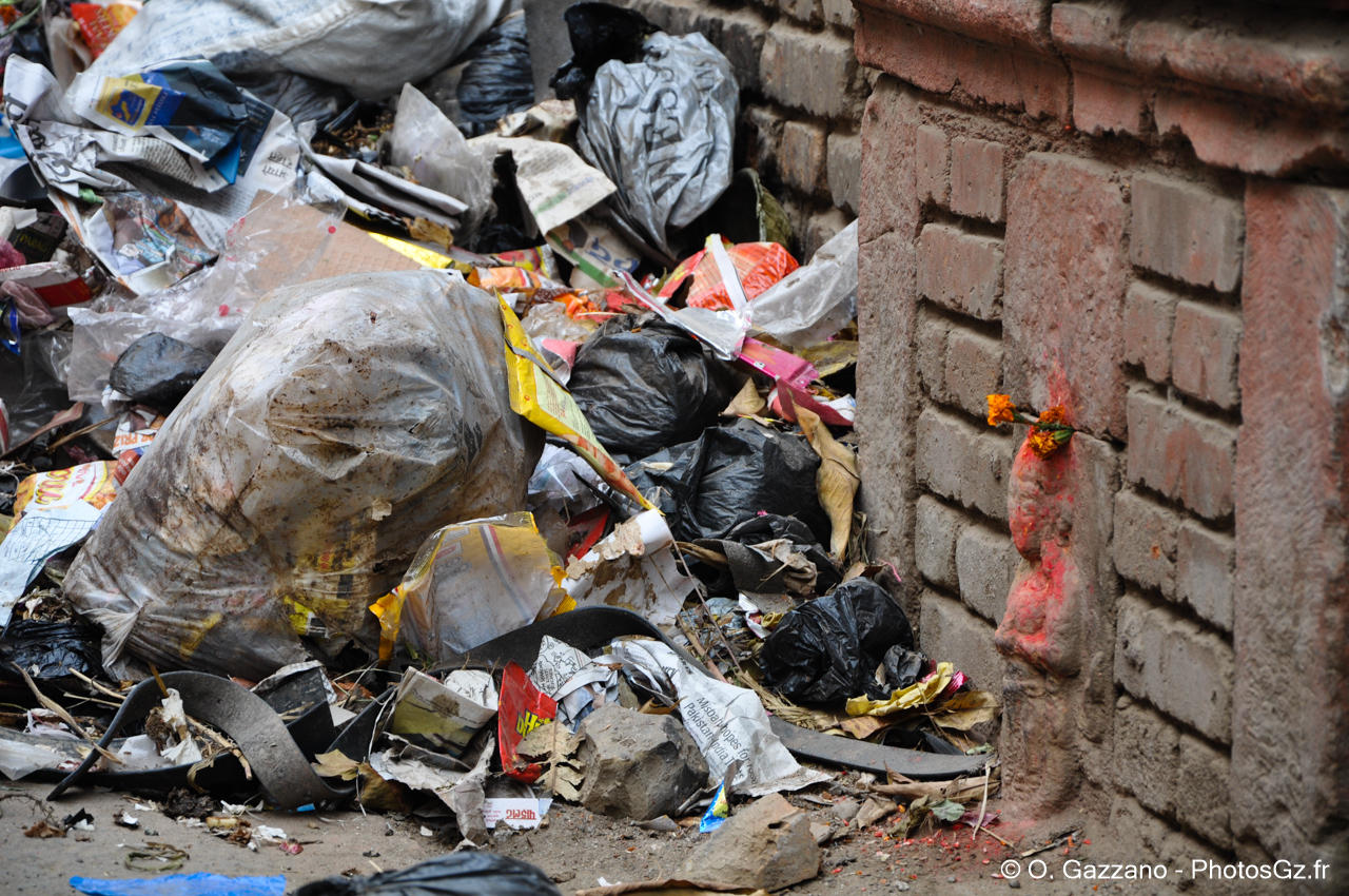 Lieu de recueillement (à droite) / Katmandou, Népal