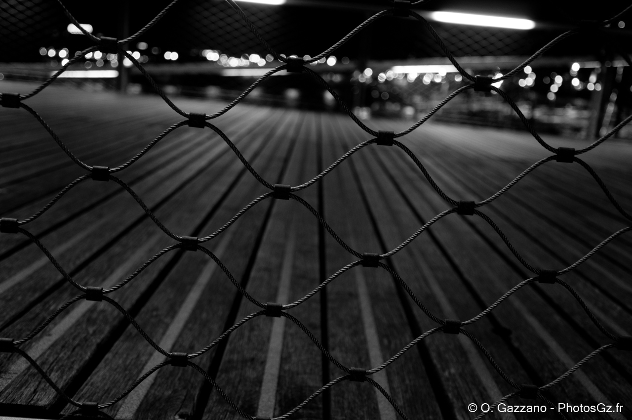 Passerelle Simone de Beauvoir..Paris, France - 7 janvier 2012