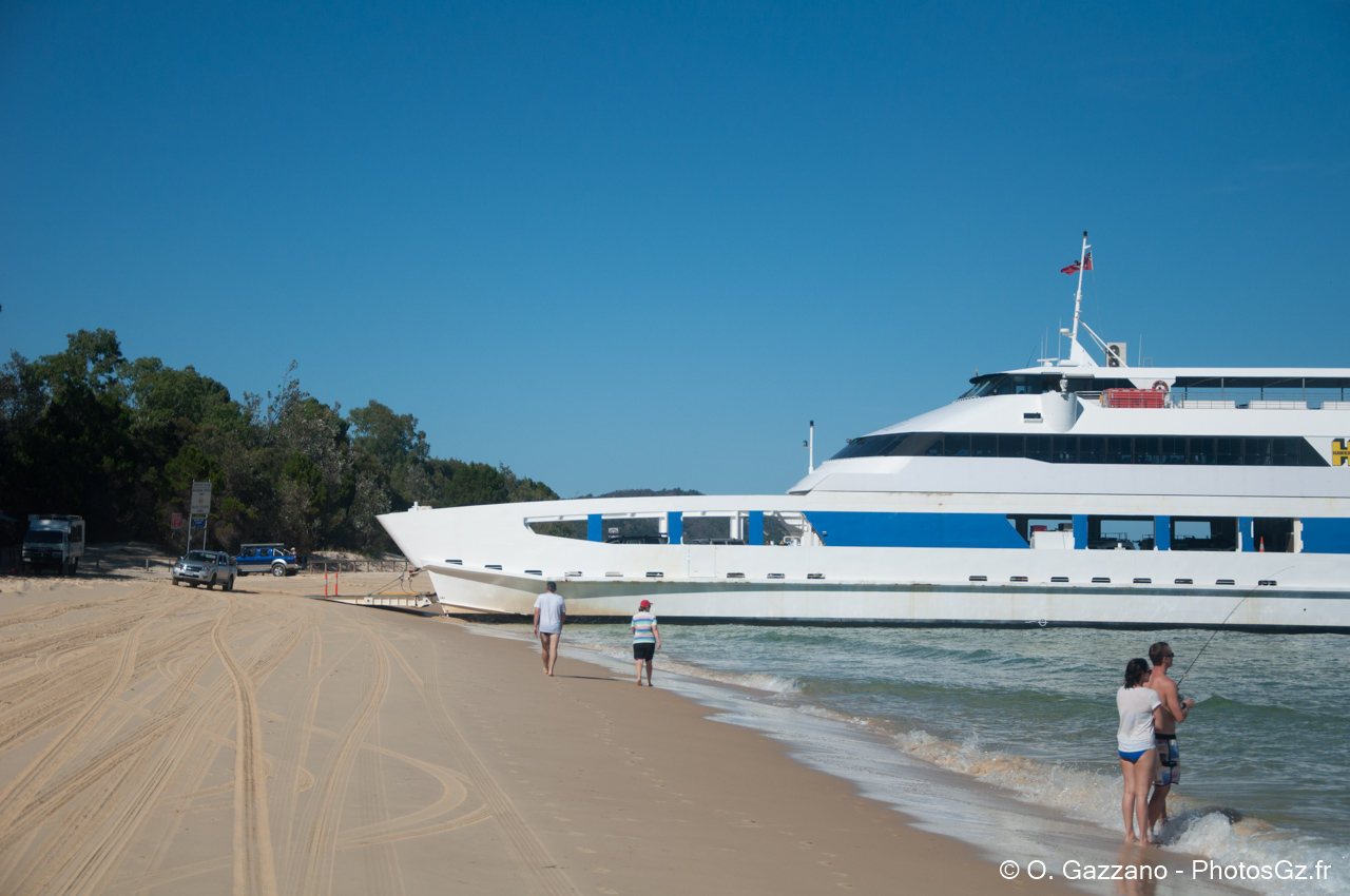 Bateau à fond plat / Moreton Island, Australie