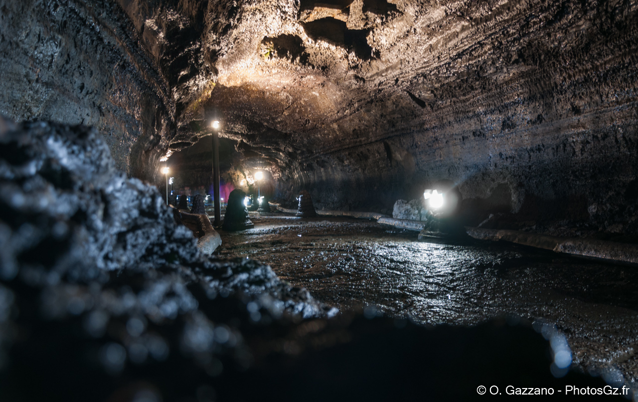 Grotte volcanique (coulée de lave souteraine) ; Volcan de Jeju